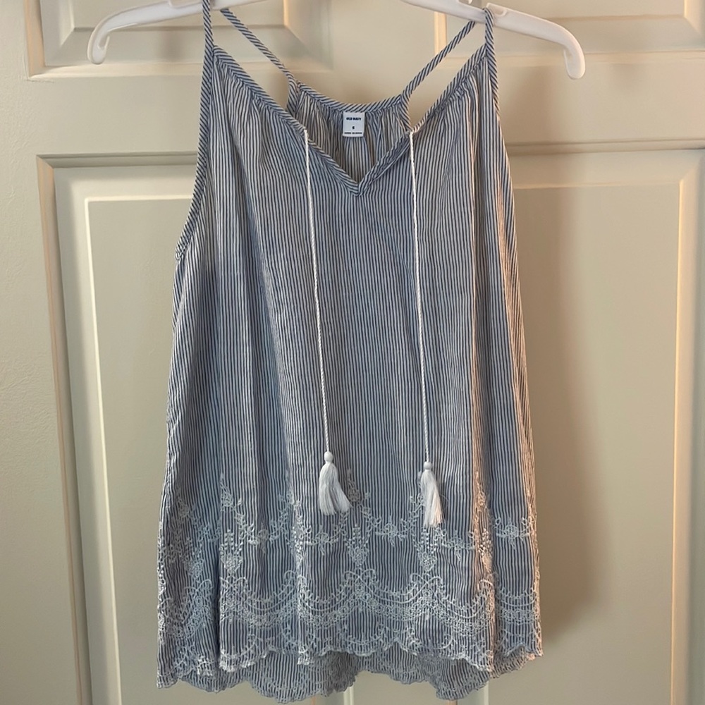 Old navy, size small tank top. Blue and white